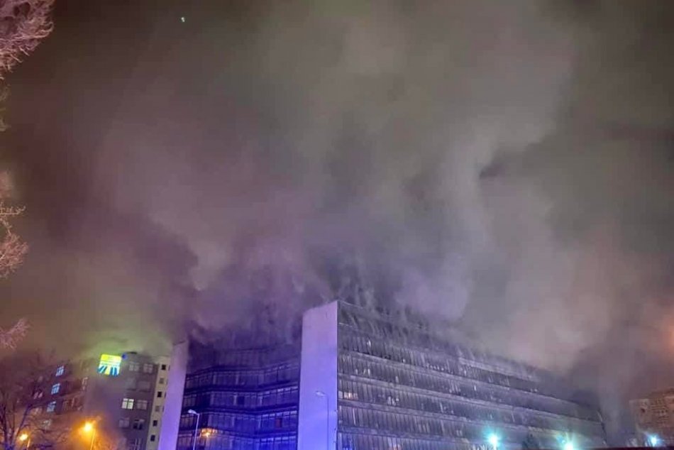 Požiar parkovacieho domu v Bratislave