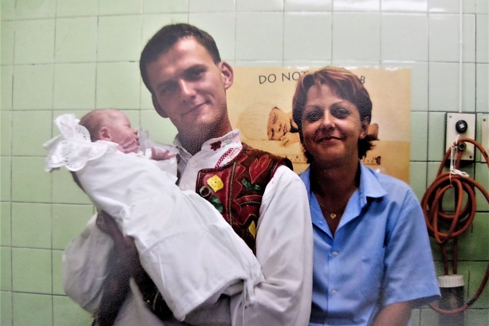 V OBRAZOCH: Jaroslava ošetruje bábätká na novorodeneckom oddelení už 32 rokov