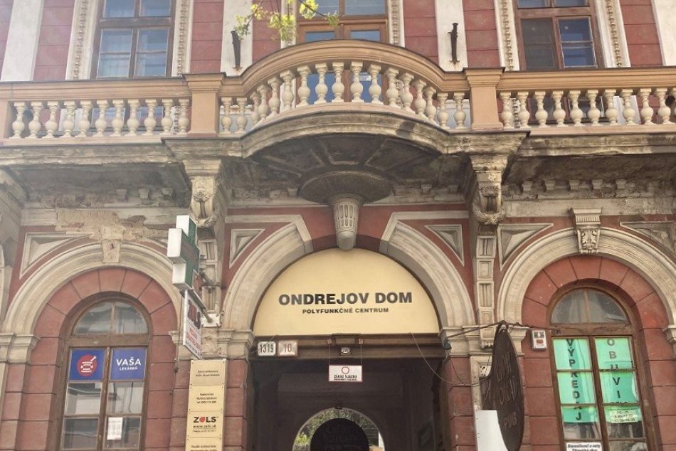 FOTO: Historická budova v centre Nitry je na predaj