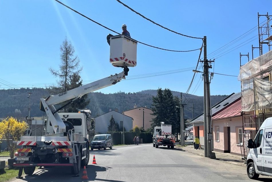 V OBRAZOCH: Elektrická sieť v Slovenskej Ľupči prechádza modernizáciou