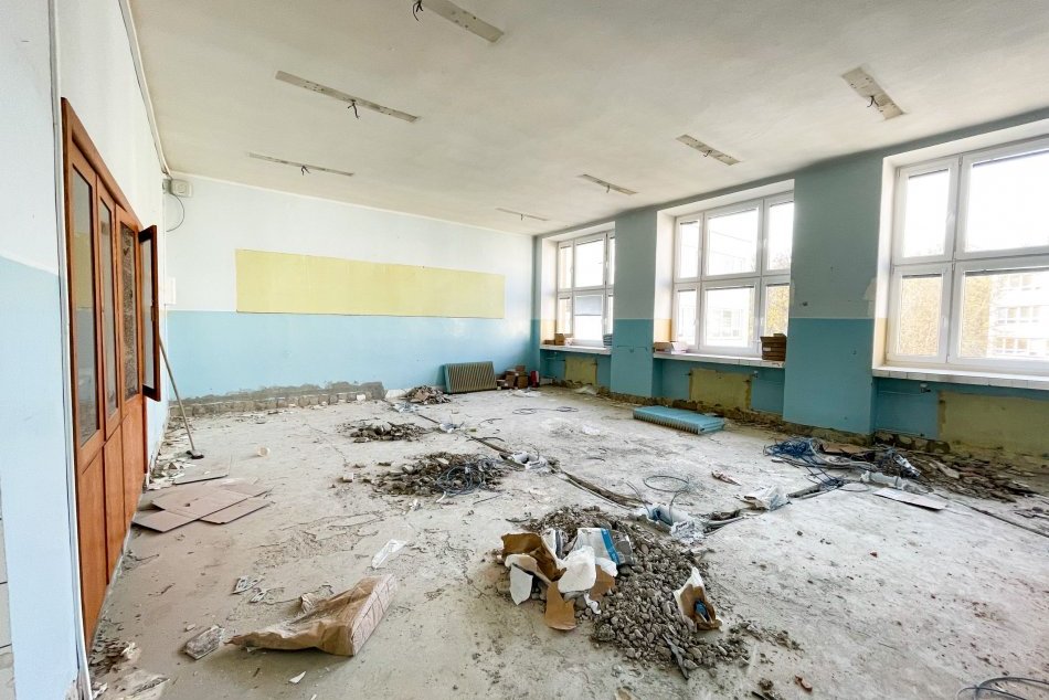 V OBRAZOCH: Základné školy v Bystrici budú vybavené modernými učebňami