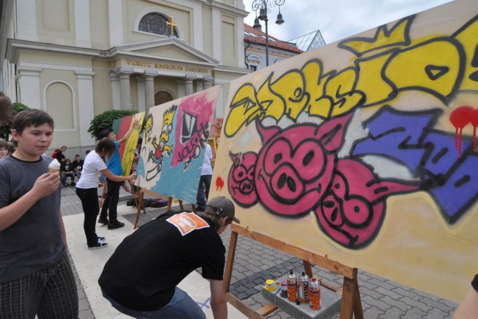 V OBRAZOCH: Pokus o vytvorenie najväčšej graffiti inštalácie na Slovensku