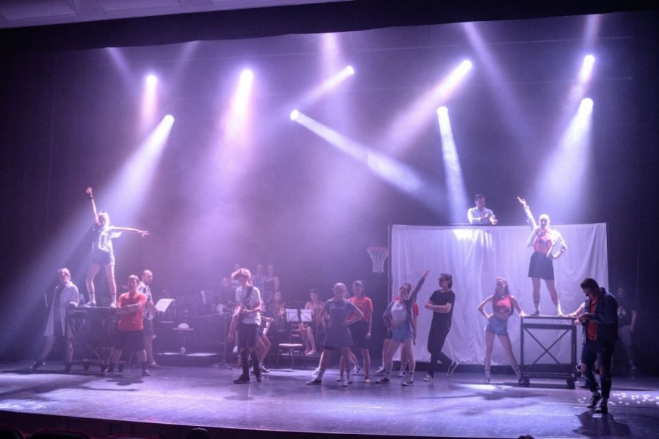 RETRO muzikál Smoliari