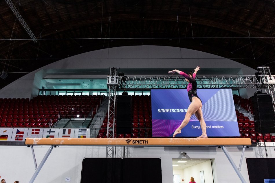 V OBRAZOCH: Bystrický zimák sa premenil na gymnastickú halu