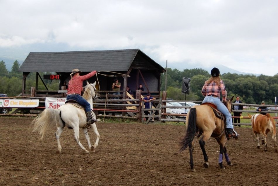 Objektívom: Mengusovské rodeo prilákalo desiatky zvedavcov