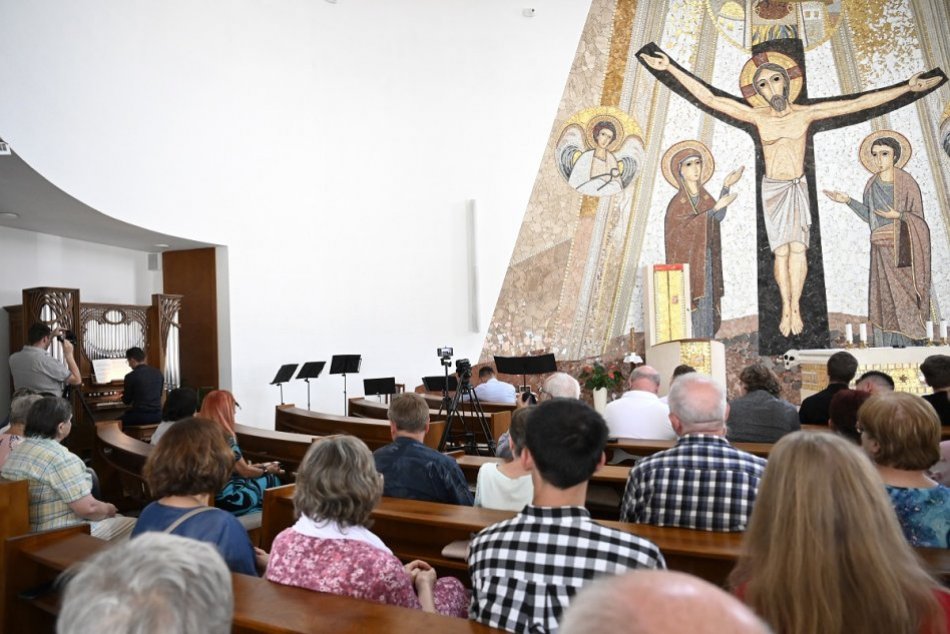 FOTO: Nový píšťalový organ bude slúžiť na Rozkvete v kaplnke i kostole
