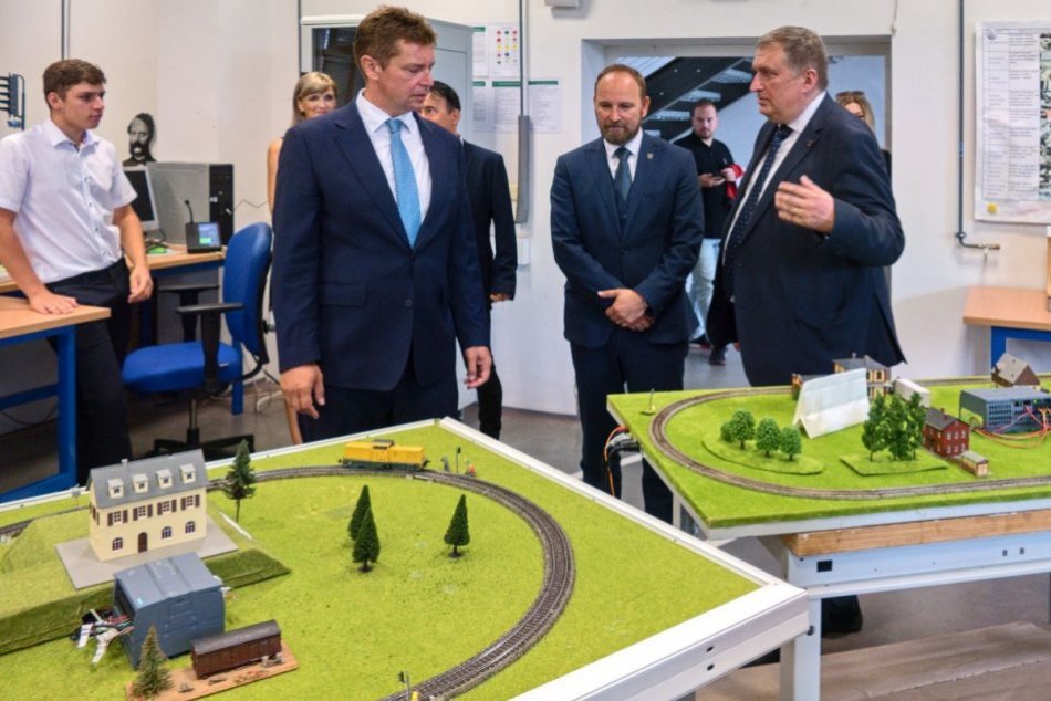 Minister dopravy otvoril školský rok na SPŠD v Trnave