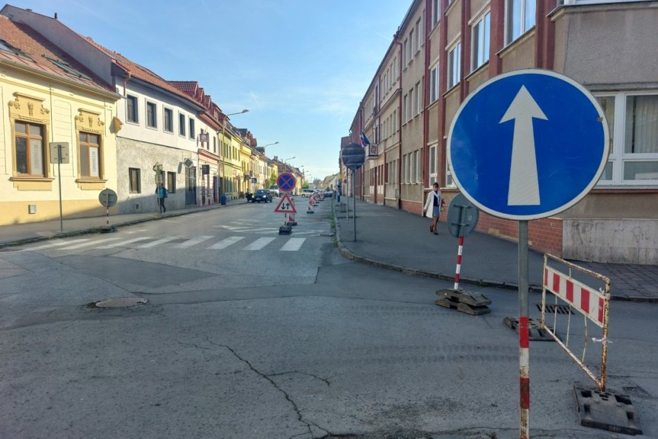 Objektívom: Uzávierka ulice spôsobila vodičom v Prešove chaos