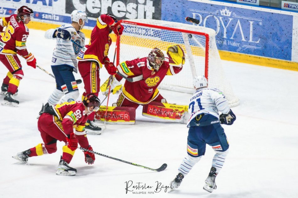 HK Nitra – HK Dukla Trenčín 2:1 (1:0, 0:0, 1:1)