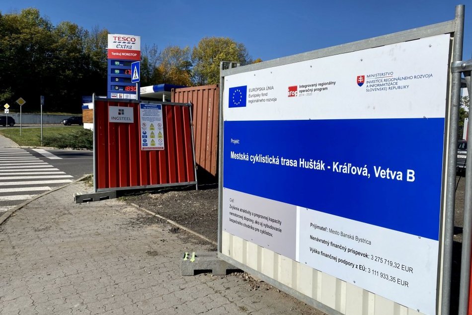 V OBRAZOCH: Bystrica začala stavať cyklomost cez R1
