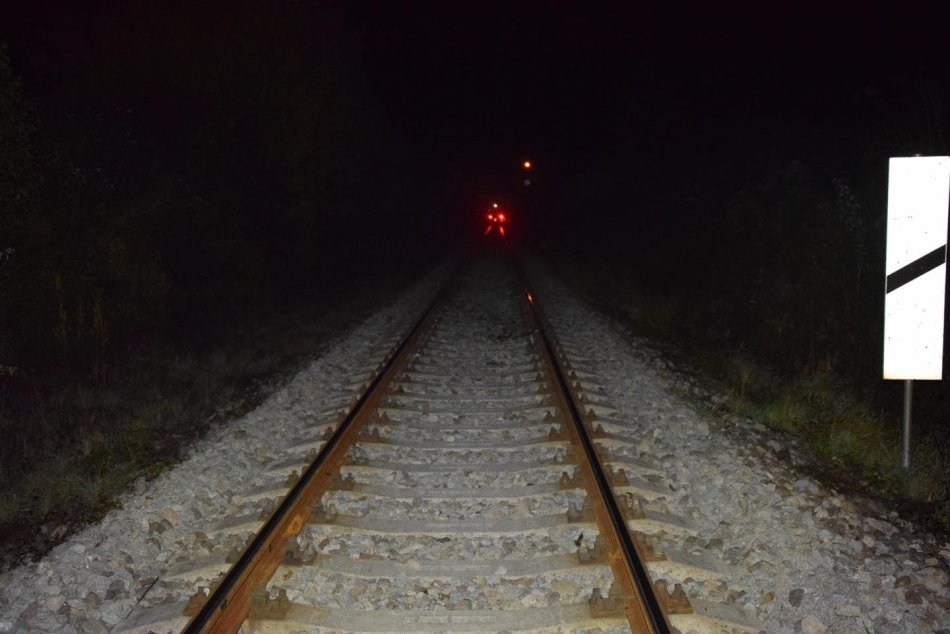 V OBRAZOCH: Pri zrážke s vlakom vyhasol život muža