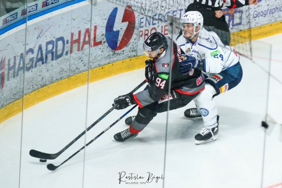 HK Nitra – HC ´05 Banská Bystrica 4:3 pp (1:0, 1:3, 1:0)