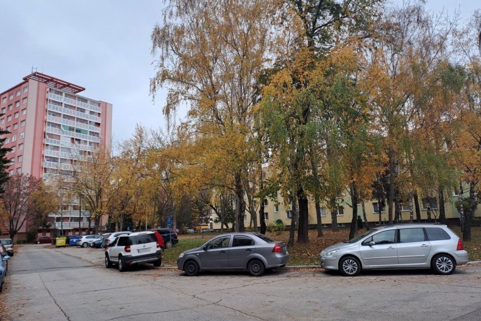 Topoľčany pripravujú výstavbu desiatok parkovacích miest