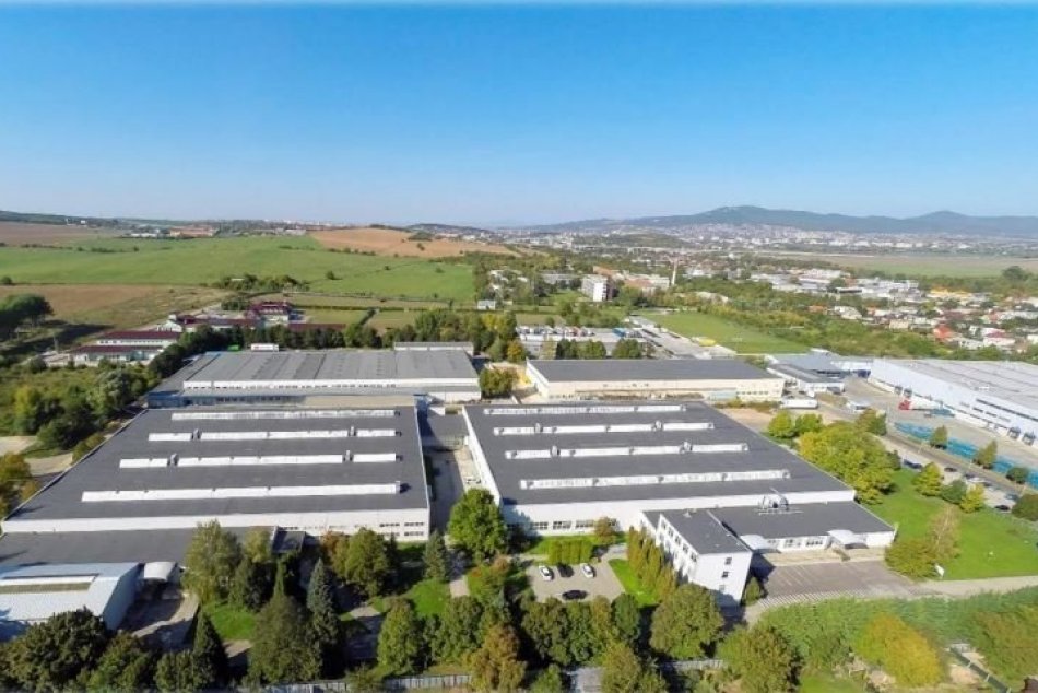 Investor chce prestavať areál bývalého závodu SEBN v priemyselnom parku