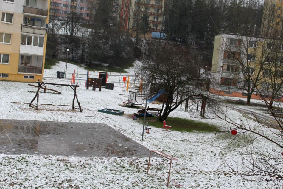 V OBRAZOCH: Z prvého snehu v Bystrici je čľapkanica