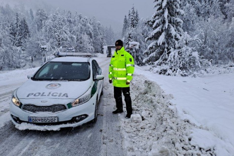 Slovensko v zajatí snehu