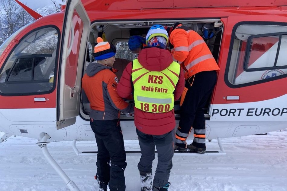 Pätnásťročný lyžiar sa zranil vo Vrátnej