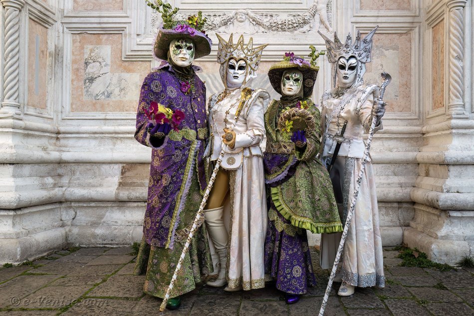 Objektívom: V Benátkach prebiehajú oslavy legendárnym karnevalom