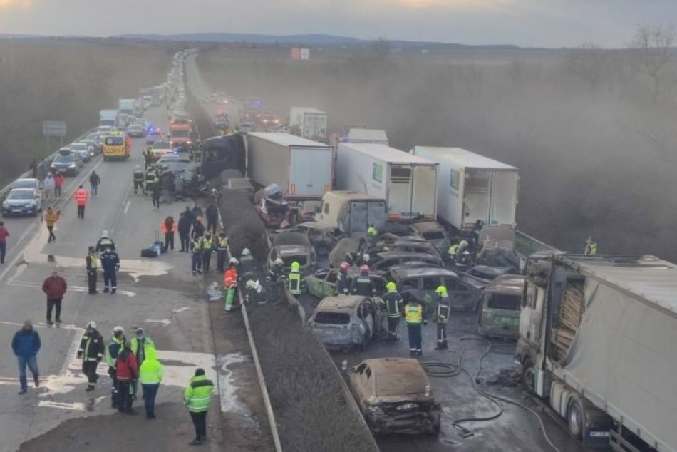 Hromadná havária na diaľnici v Maďarsku