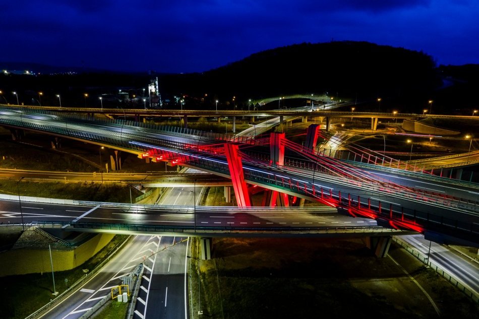 Objektívom: Most na Vydumanci v Prešove žiaril krásnymi farbami
