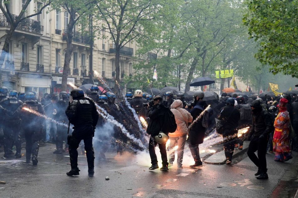 Demonštrácie vo Francúzsku