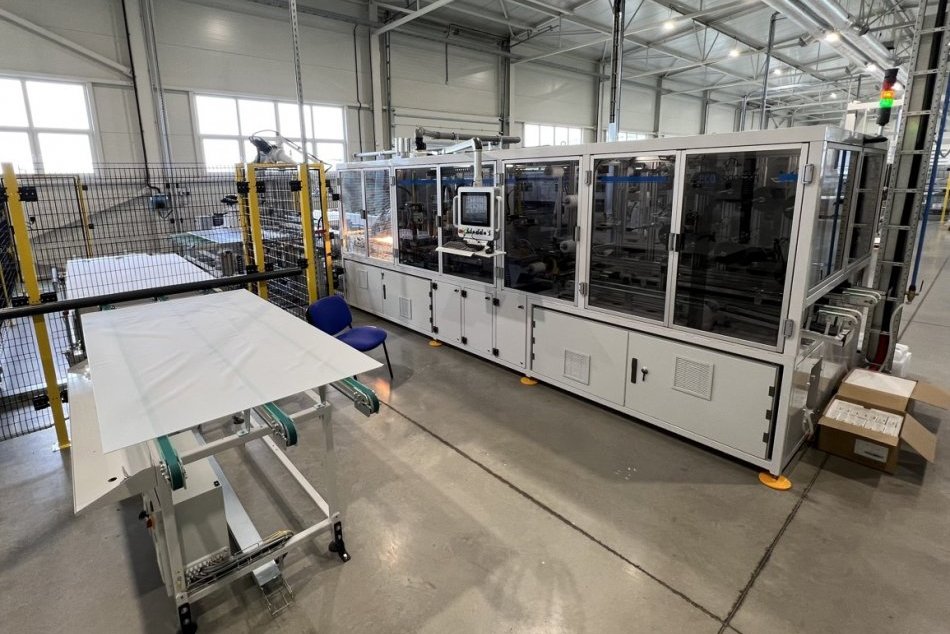 Objektívom: Vo Vranove otvorili fabriku na výrobu fotovoltických panelov