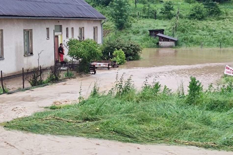 V OBRAZOCH: V obci Beluj je pre vybrežený potok mimoriadna situácia