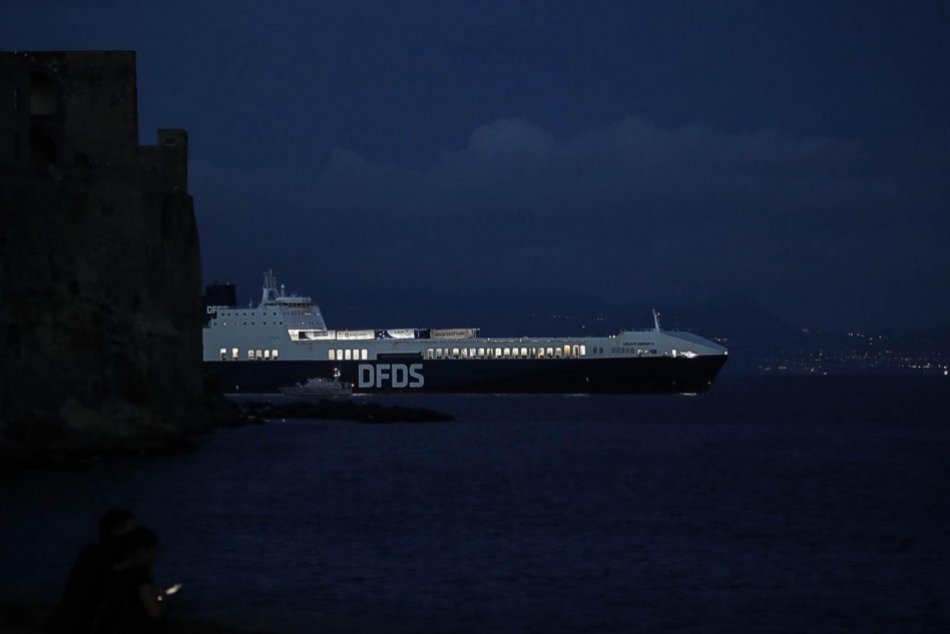 Nákladnú loď pri pobreží Talianska obsadili piráti