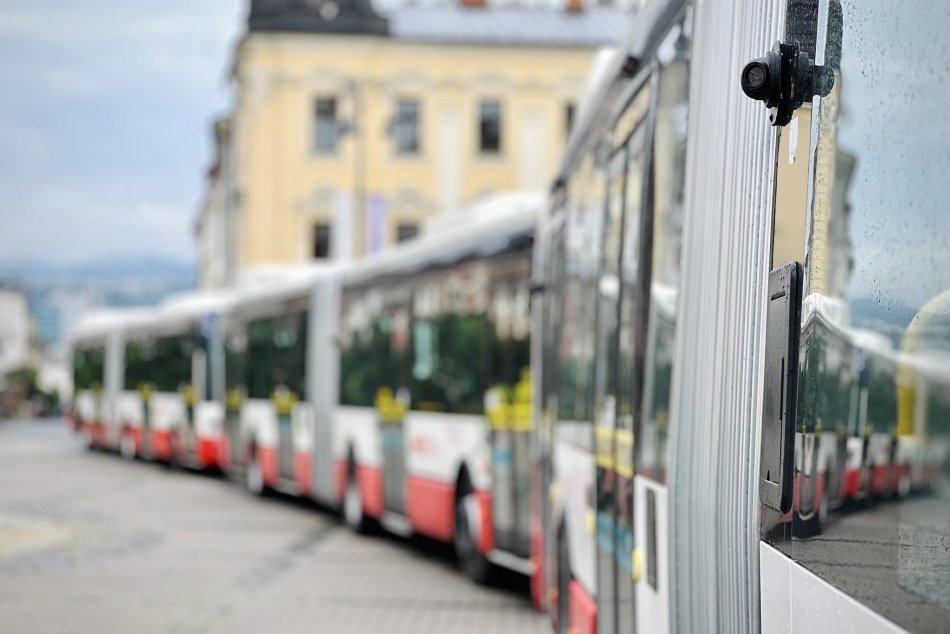 V OBRAZOCH: Bystrica má 16 nových a moderných autobusov
