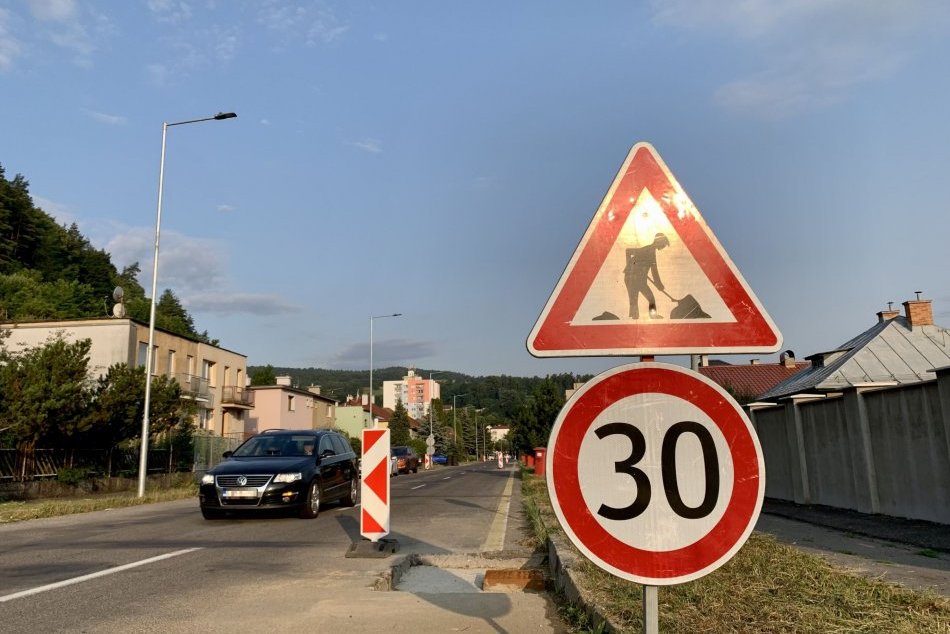 V OBRAZOCH: Oprava cesty II/591 obmedzí dopravu v mestskej časti Uhlisko