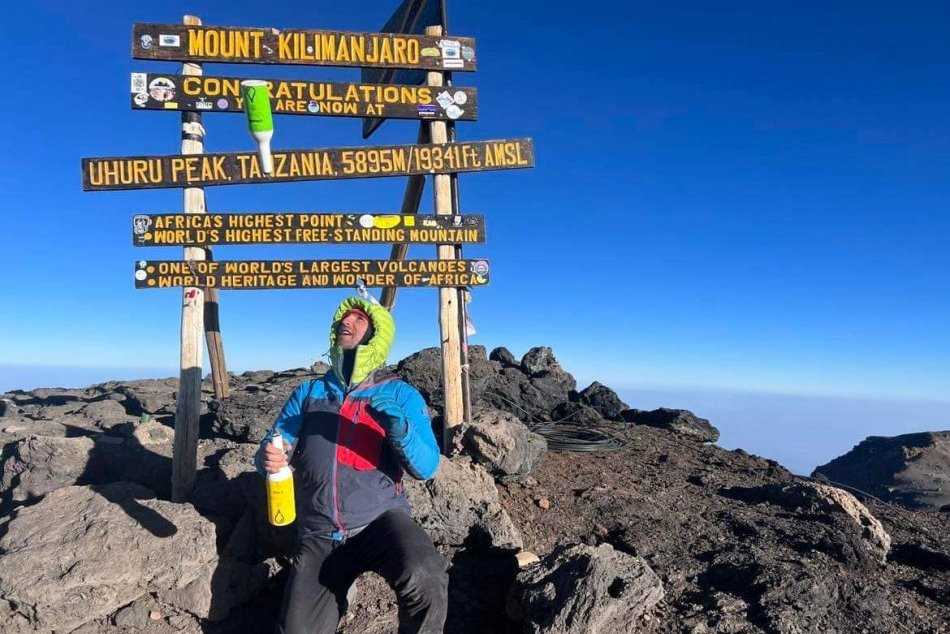 Poliak zdolal Kilimandžáro, celú cestu ŽONGLOVAL
