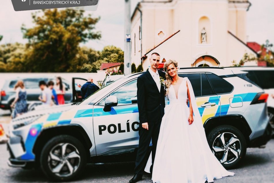 V OBRAZOCH: Na svadbe policajtov poslúžili aj putá