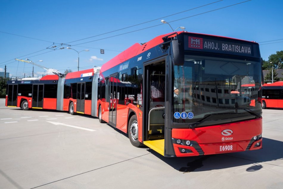 Po Bratislave bude jazdiť takmer 25-metrový trolejbus