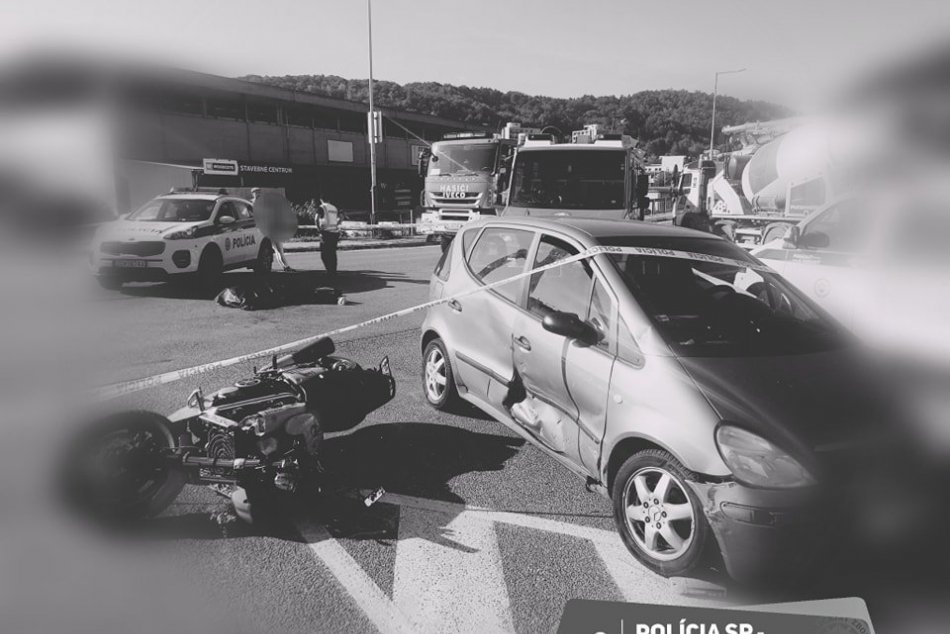 V OBRAZOCH: Polícia dokumentuje tragickú dopravnú nehodu pri Novej Bani