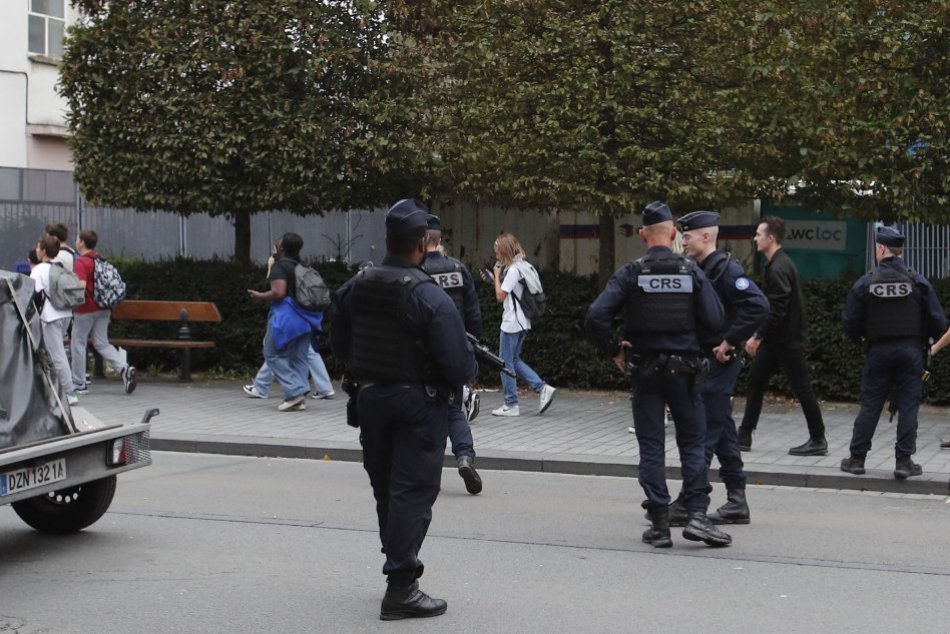 Útočník vo Francúzsku zabil učiteľa