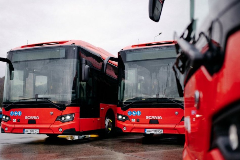 V OBRAZOCH: Vo zvolenskej MHD sa poveziete v štyroch nových autobusoch