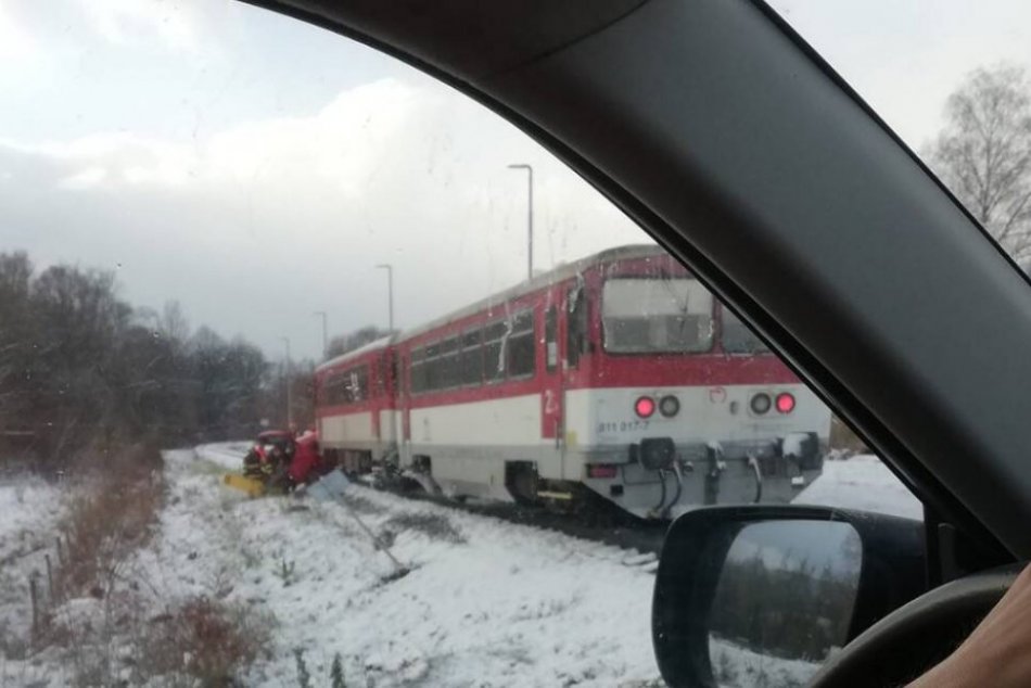 Desivá nehoda auta s vlakom