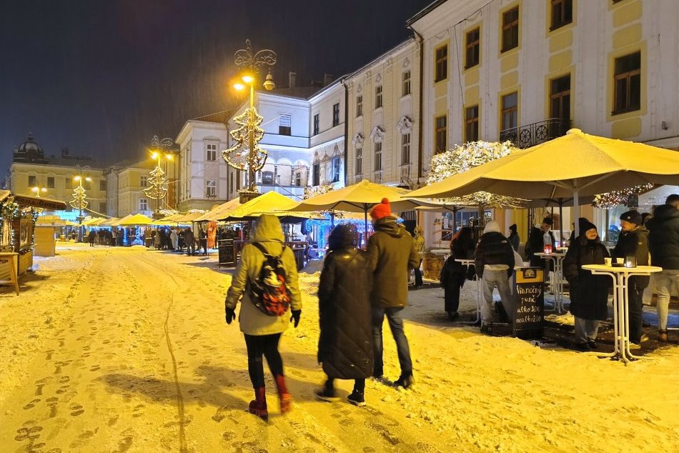 V OBRAZOCH: V centre Bystrice zavládla hotová zimná idylka