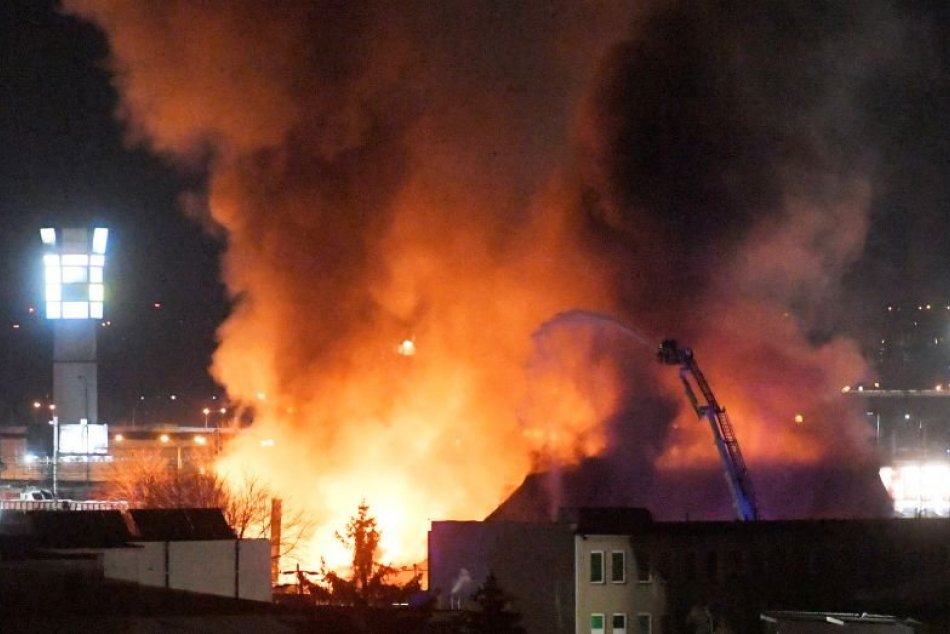 Objektívom: Požiar spaľovne v Prešove si vyžiadal evakuáciu