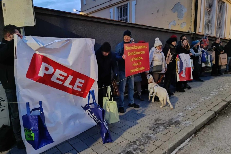 Podržtašky v Banskej Bystrici pri ohlasovaní Pellegriniho kandidatúry