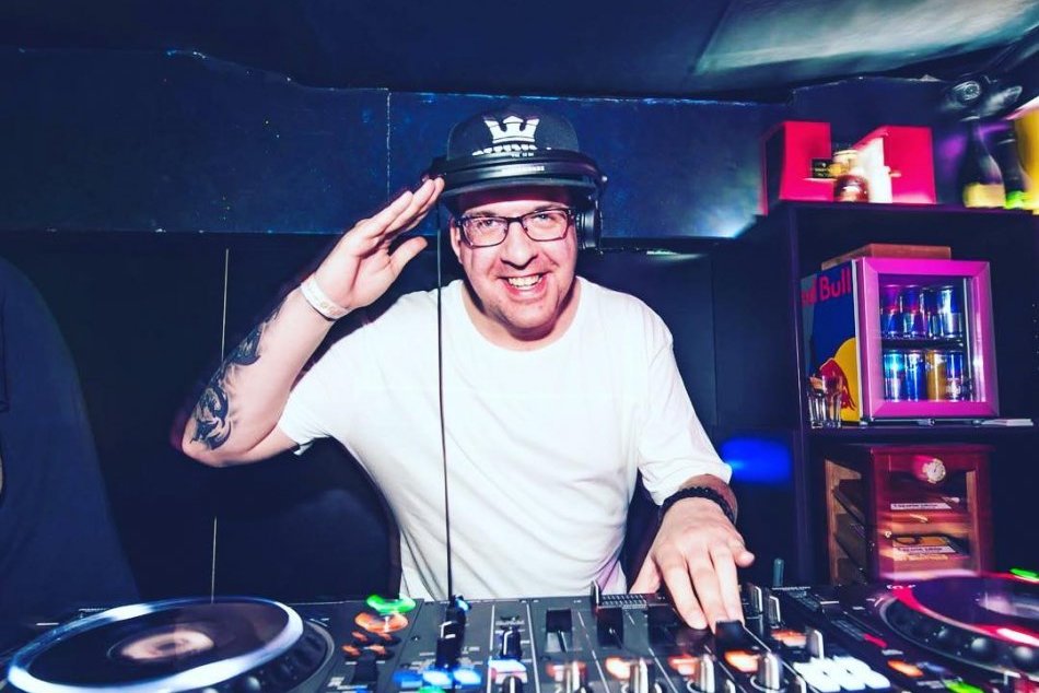 Vo veku 34 rokov zomrel DJ Just Frost