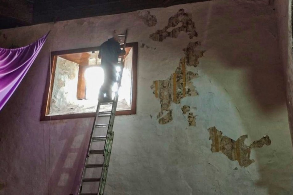 Kňaz dal premaľovať vzácne fresky v kostole