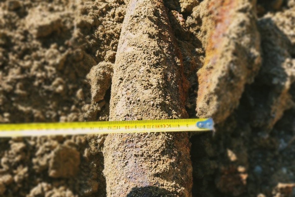 V OBRAZOCH: Pyrotechnici objavili viacero delostreleckých mín