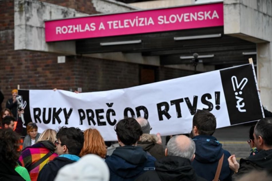 Bratislava RTVS protestný pochod