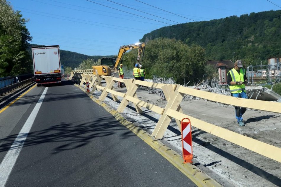 V OBRAZOCH: Obnova cestného mosta pod Pustým hradom vo Zvolene