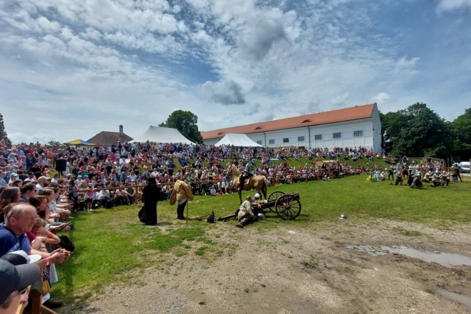 Historický festival Rotenstein na hrade Červený Kameň