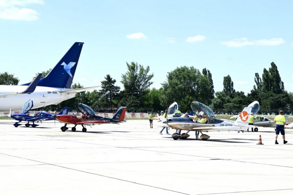 Piloti si uctili pamiatku M. R. Štefánika letom z Talianska do Bratislavy