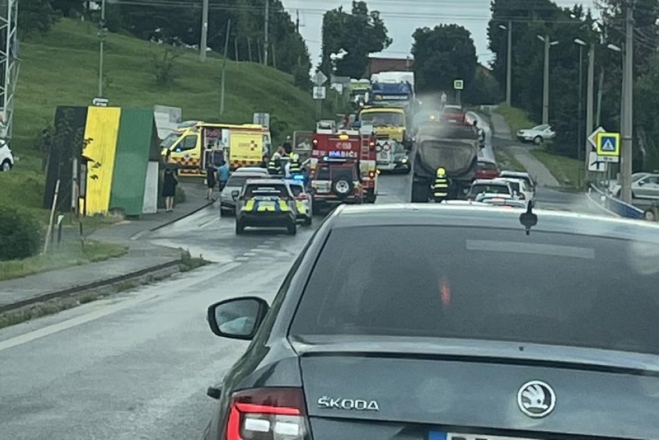 Nehoda v Hôrke pri Poprade zranila troch ľudí