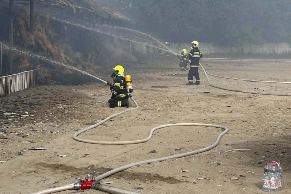 Požiar stajne na strednej škole v Šali