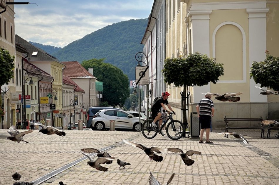 V OBRAZOCH: Mestská polícia si na pešej zóne posvietila na cyklistov